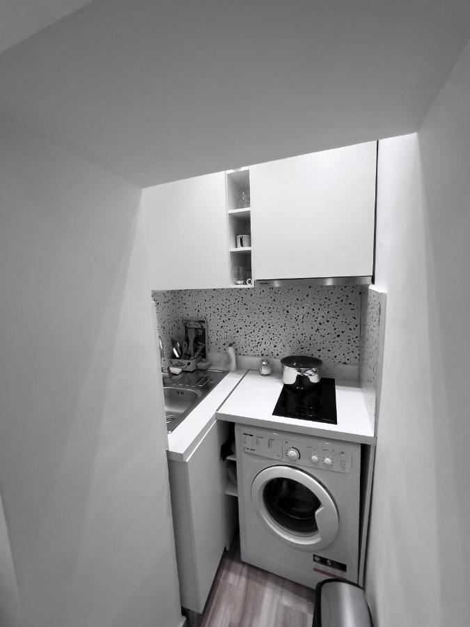 Luxury Apartment In Blloku Area Tirana Exteriör bild