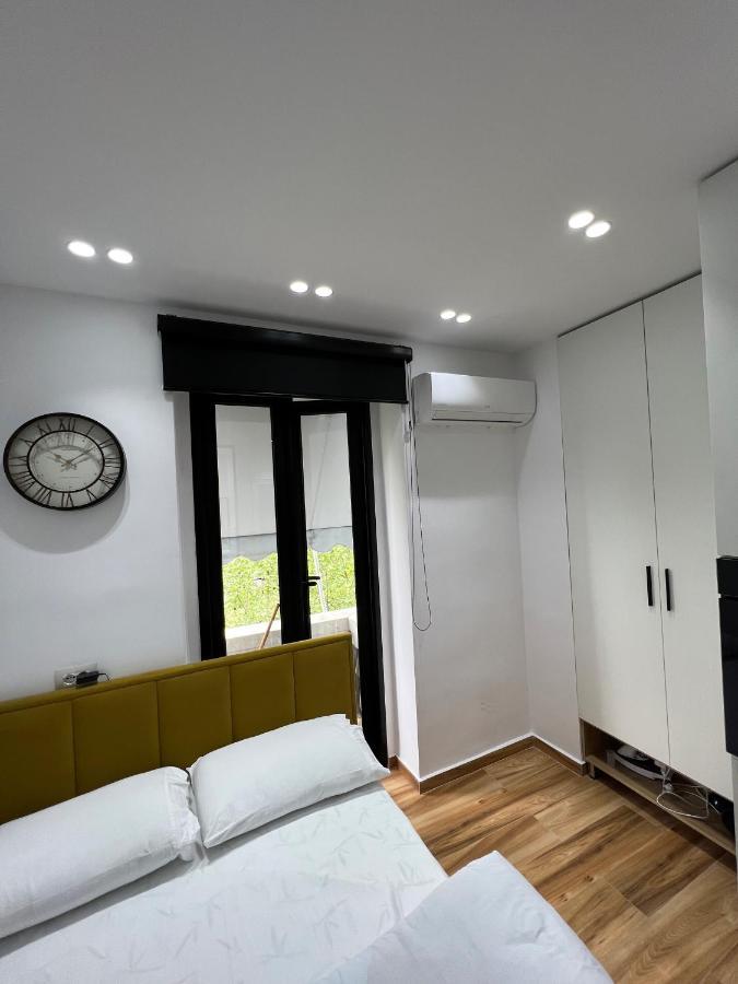 Luxury Apartment In Blloku Area Tirana Exteriör bild