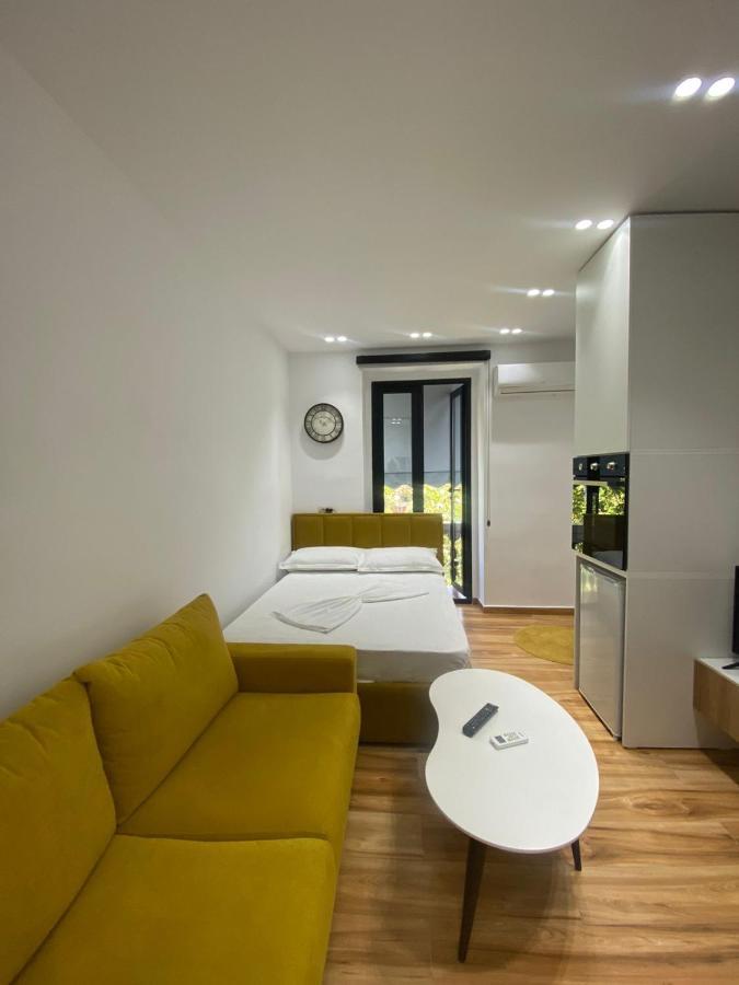 Luxury Apartment In Blloku Area Tirana Exteriör bild