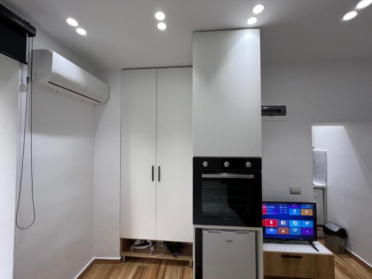 Luxury Apartment In Blloku Area Tirana Exteriör bild