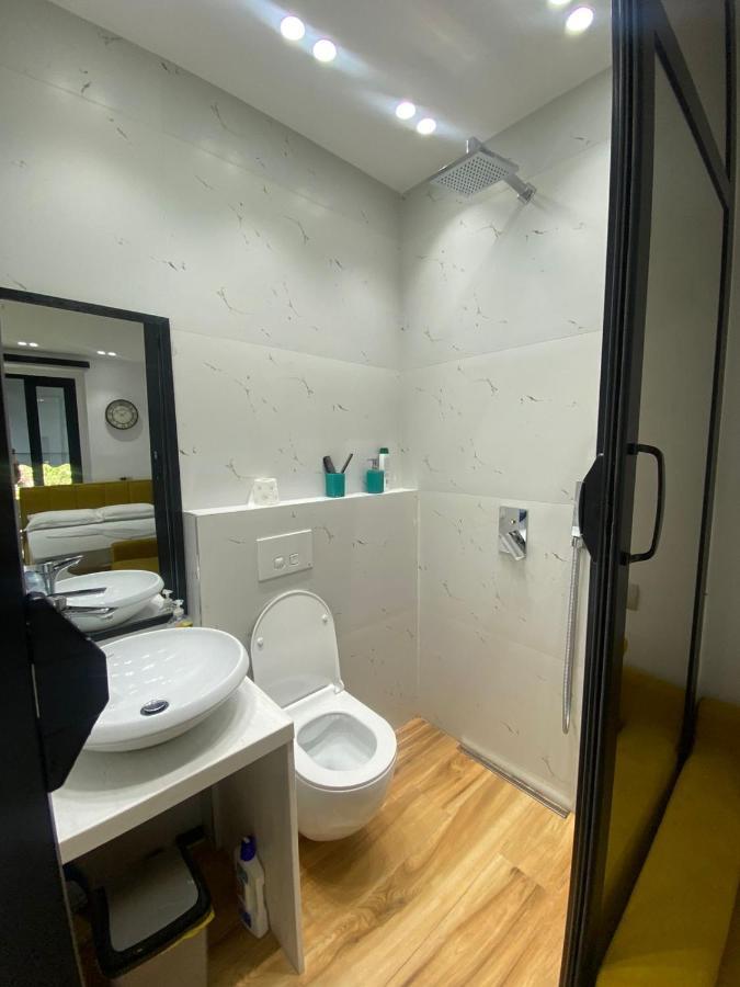 Luxury Apartment In Blloku Area Tirana Exteriör bild