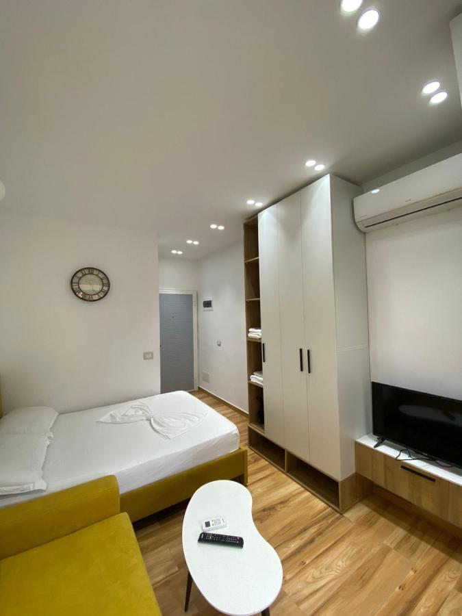 Luxury Apartment In Blloku Area Tirana Exteriör bild