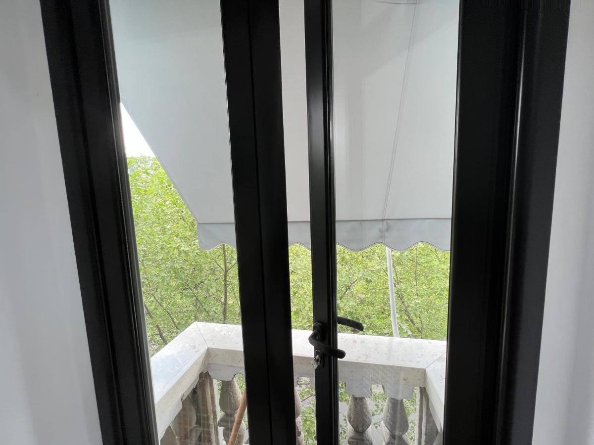 Luxury Apartment In Blloku Area Tirana Exteriör bild